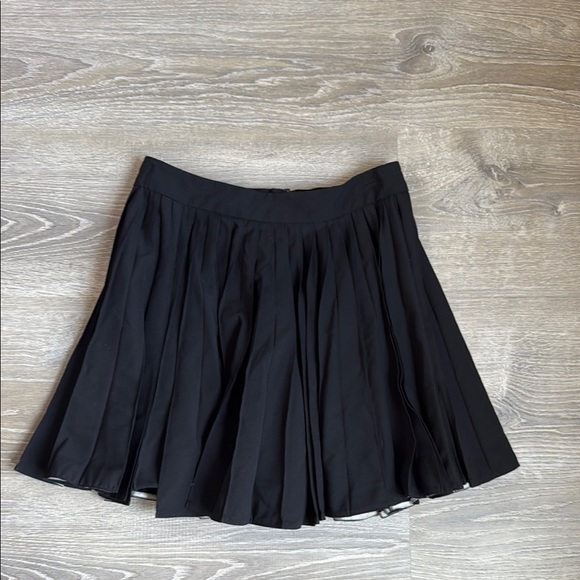 Alice and Oliva Employed pleated mini skirt - Picture 2 of 7